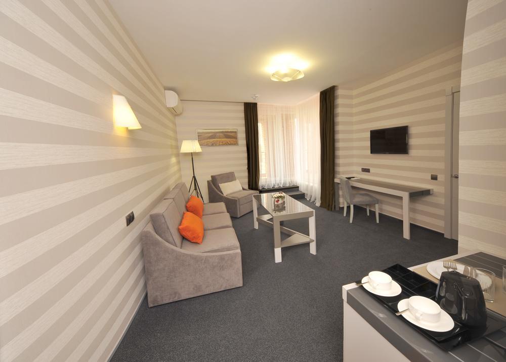 Villa Four Rooms Kharkiv Room photo