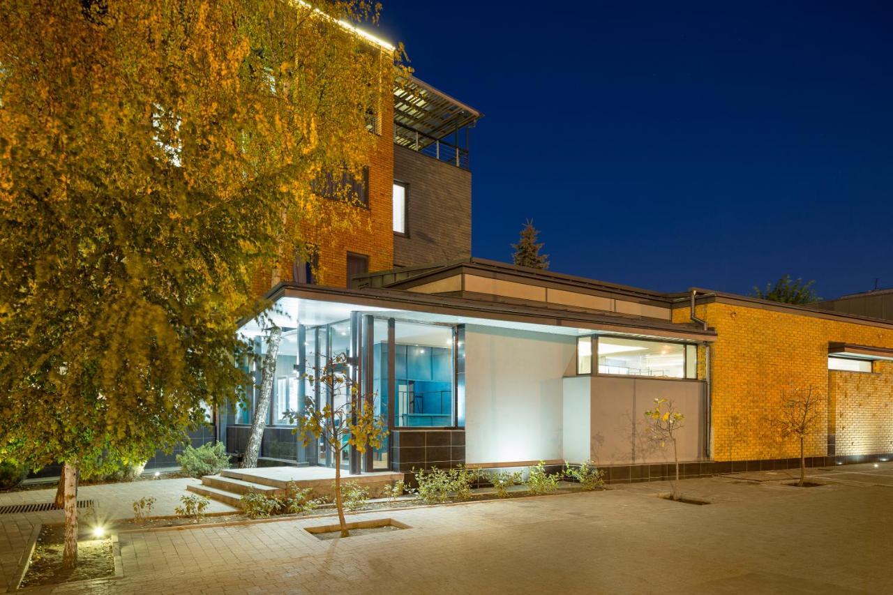 Villa Four Rooms Kharkiv Exterior photo