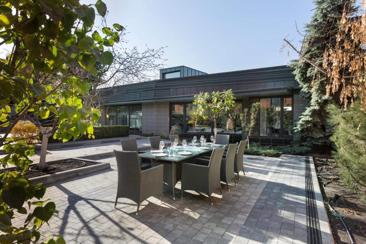 Villa Four Rooms Kharkiv Exterior photo
